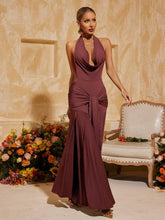 Büzgülü Yaka Dantelli Yırtmaçlı Maksi Elbise